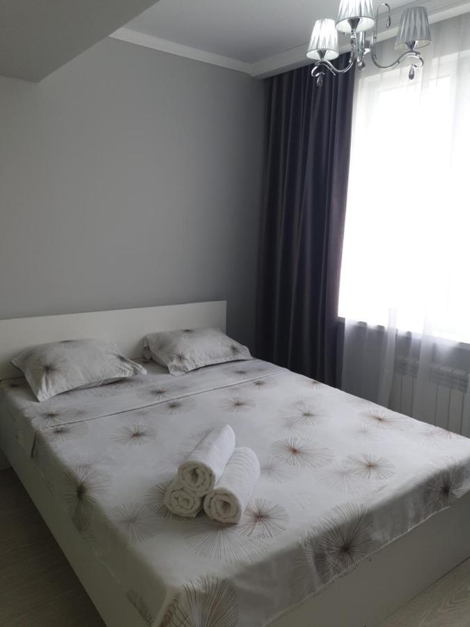 Центр Арбат Уютные Апартаменты В Новом Жк Almaty Exterior foto